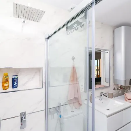 Апартаменти Romana Playa Beachfront Марбелья