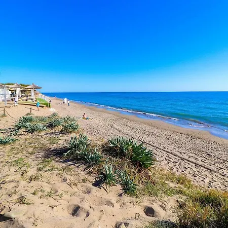 Romana Playa Beachfront Апартаменти *