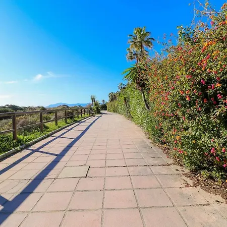 Апартаменты Romana Playa Beachfront *