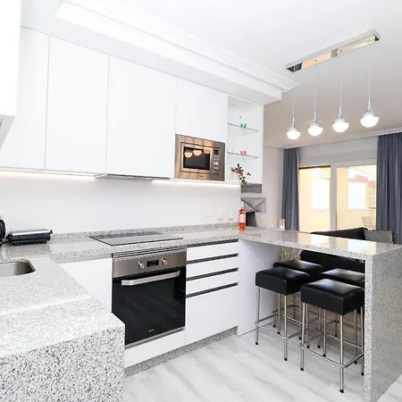 Romana Playa Beachfront Апартаменты Марбелья