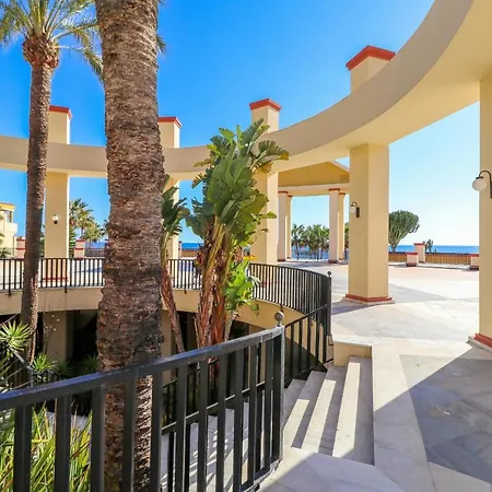 Апартаменты Romana Playa Beachfront *