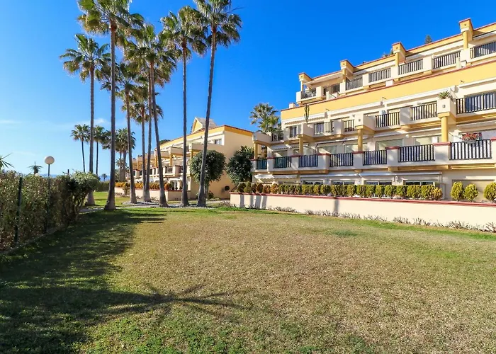 Romana Playa Beachfront Apartament Marbella