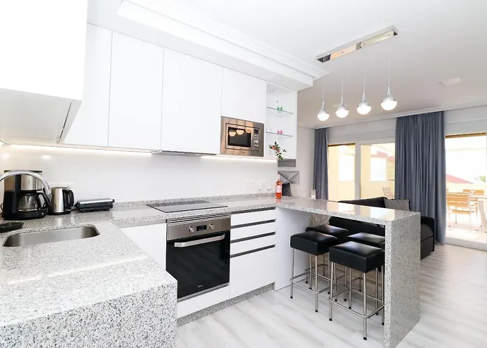 Romana Playa Beachfront Апартаменты Марбелья